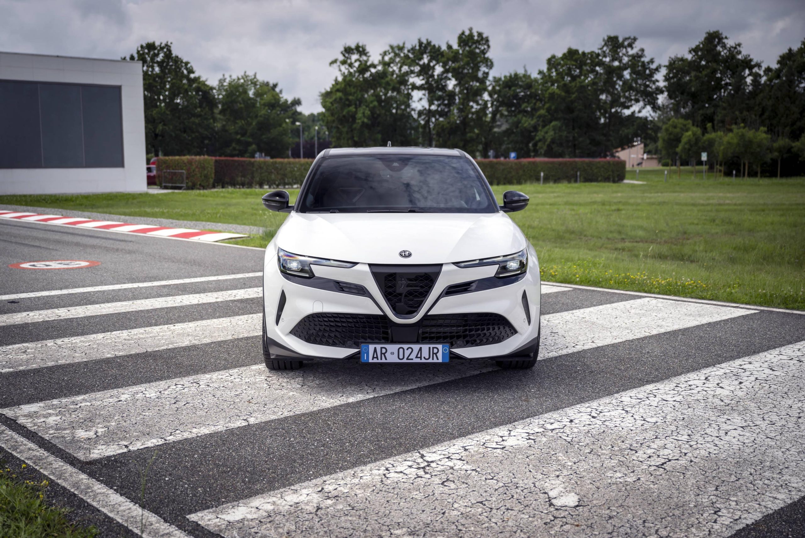 Alfa Romeo Junior Ibrida 2025