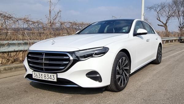 Mercedes-Benz E 300 4MATIC 2025
