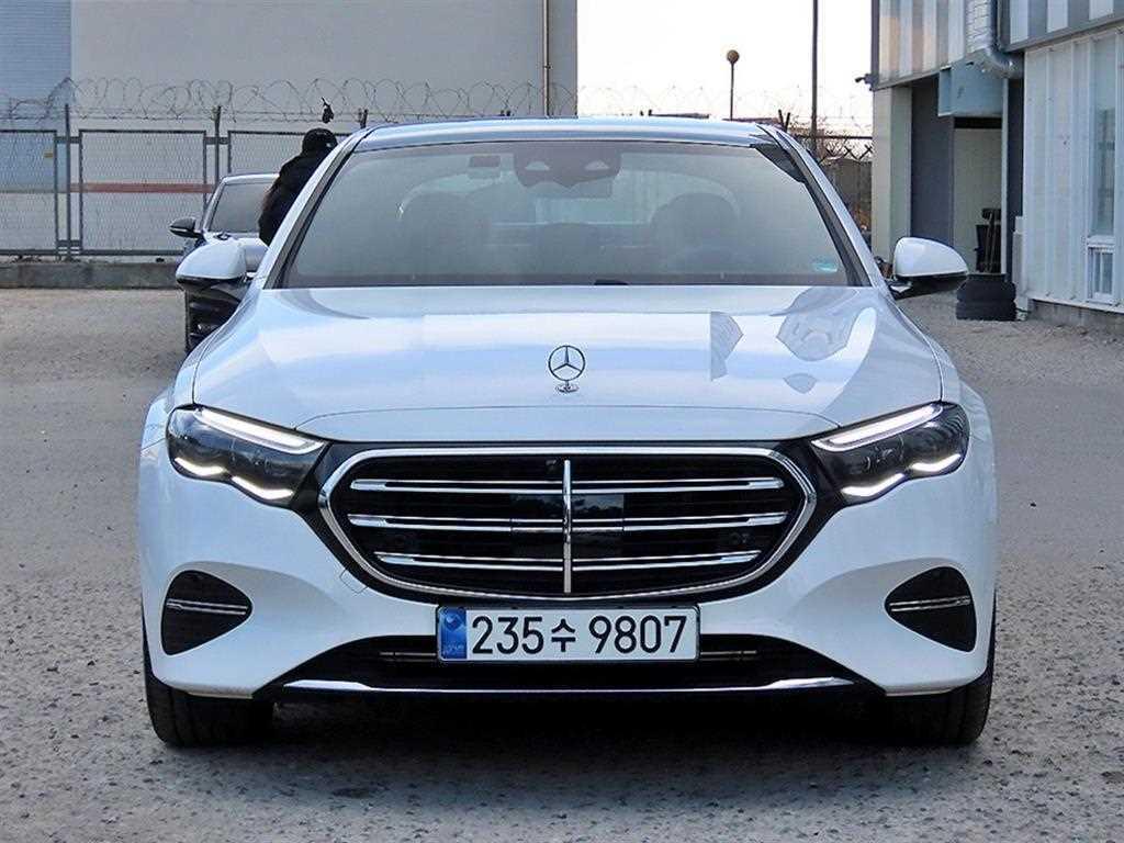 Mercedes-Benz E-Class 2025
